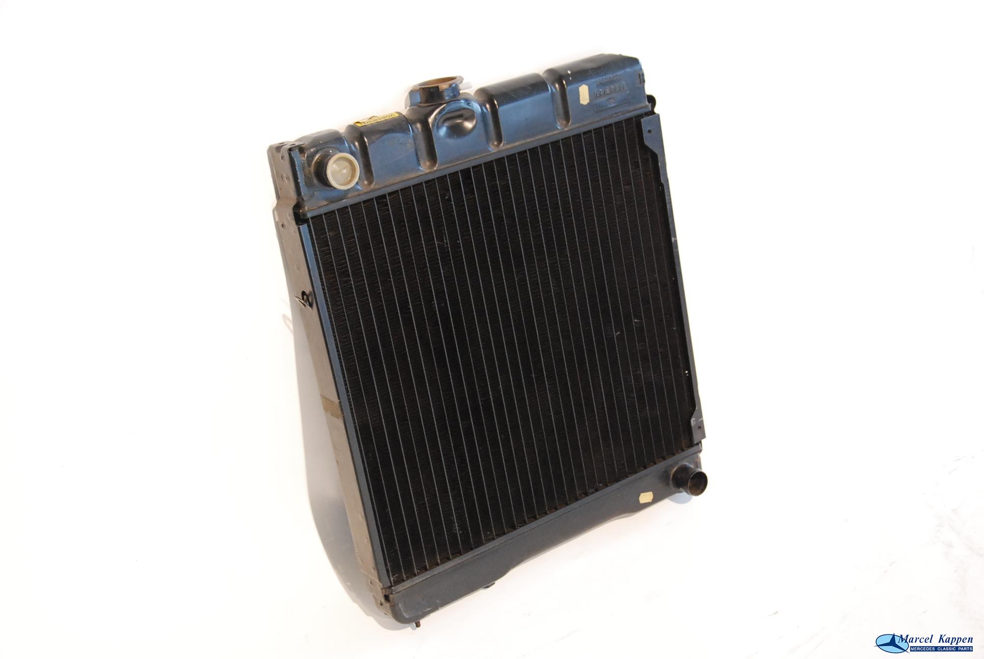 Radiateur schakelbak oliekoelerbevestiging boven en onder W114/115 v.nr. 1145010201 NOS ruilartikel