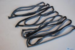 Deurrubberset W123 Sedan vroeg v.nr. 1237200178 1237200278 1237300178 1237300278