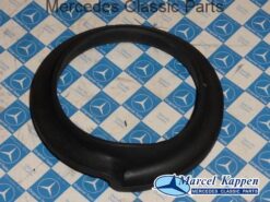Rubber onder achterveer v.nr. 1103250185