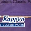Chroomstrip tussen achterlampunit en kofferslot links v.nr. 1136980184