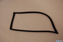 Achterzijruitrubber links W123T v.nr. 1236700939